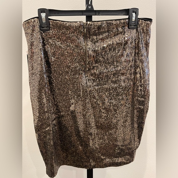 Sold! Guess Topeka Embroidered Sequin Skirt Size Large - Picture 12 of 14